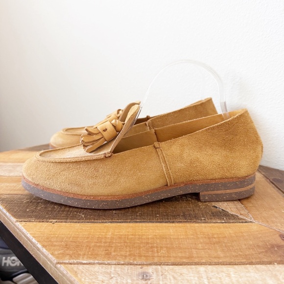 U-DOT Leather Tassel Loafers - Picture 2 of 10